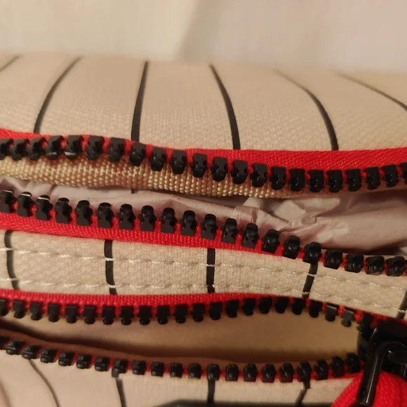 NWT Snoopy Baseball Themed Waist Bag - Picture 6 of 10